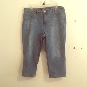D.Jeans Light Wash Capris